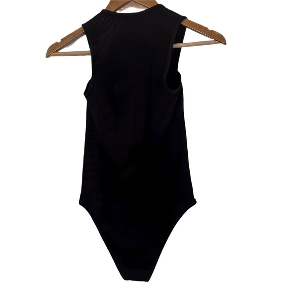 Chic Black Sleeveless Ribbed Bodysuit - Picture 3 of 3